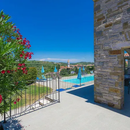 Holiday Kitto With Shared Pool Holiday home Momjan